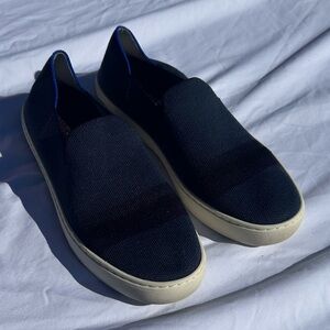 Woman’s Rothy’s slip on sneakers navy size 9